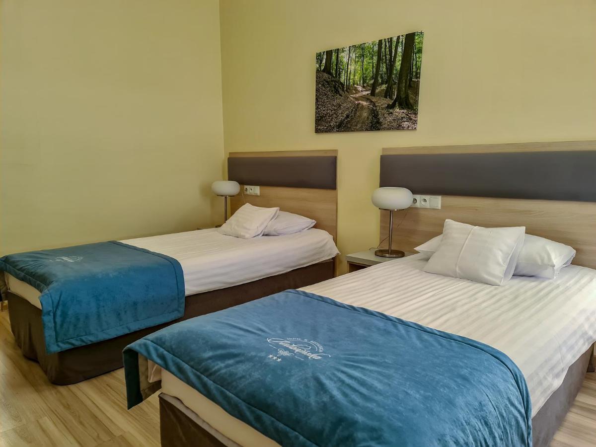 Antoninska Hotel & Apartamenty Leszno  Kültér fotó