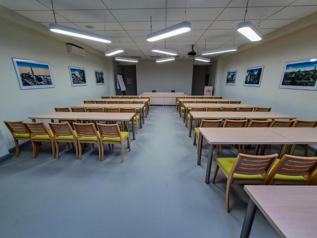 Antoninska Hotel & Apartamenty Leszno  Kültér fotó
