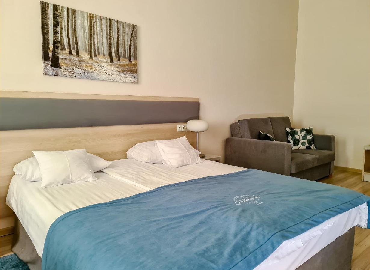 Antoninska Hotel & Apartamenty Leszno  Kültér fotó