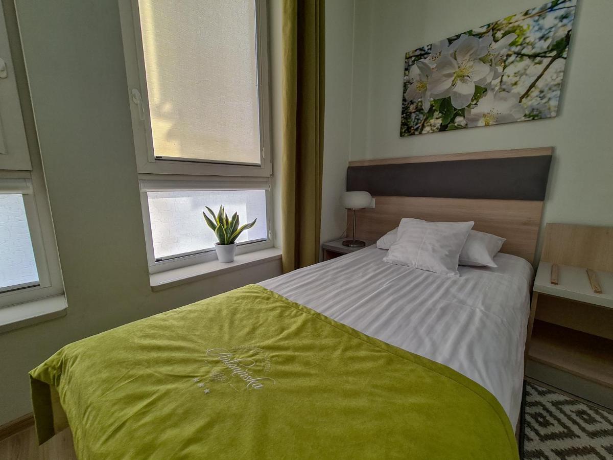 Antoninska Hotel & Apartamenty Leszno  Kültér fotó
