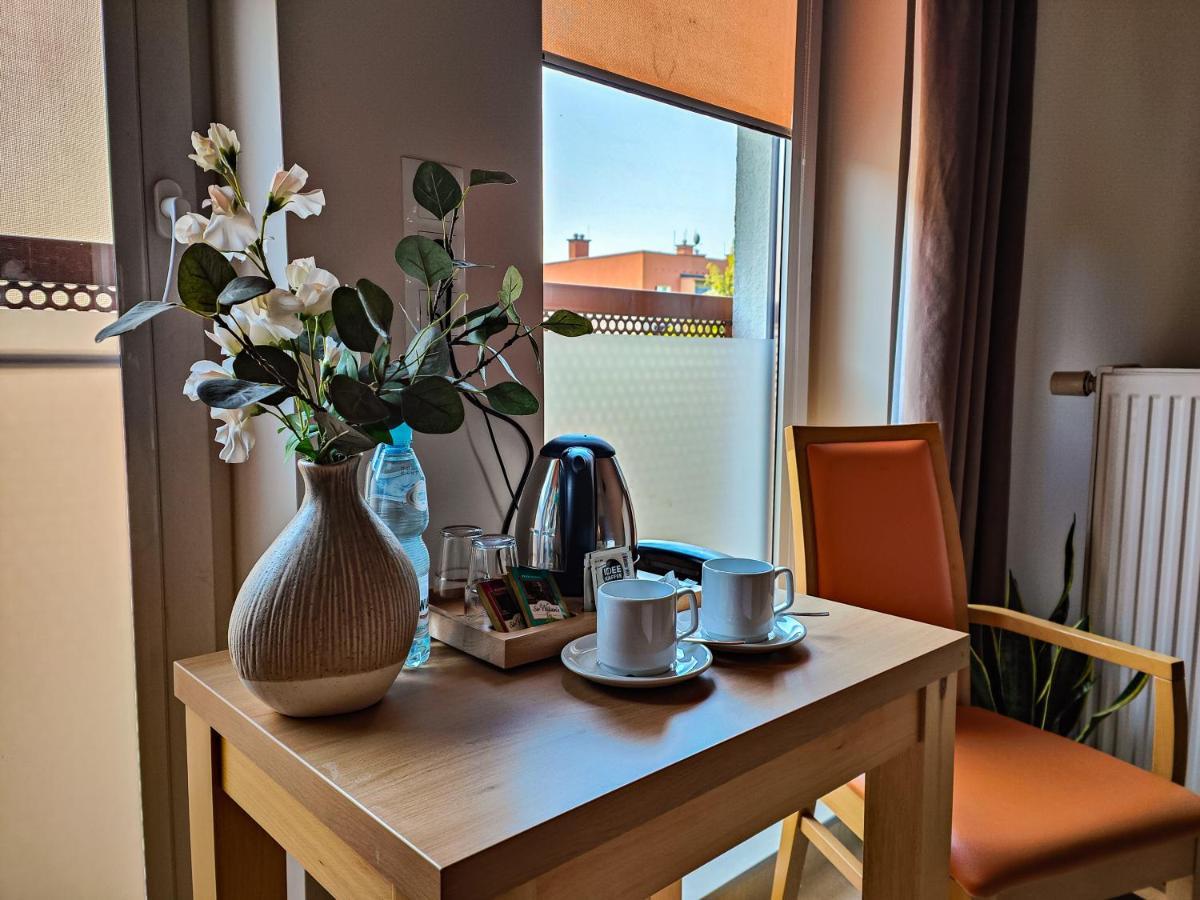 Antoninska Hotel & Apartamenty Leszno  Kültér fotó