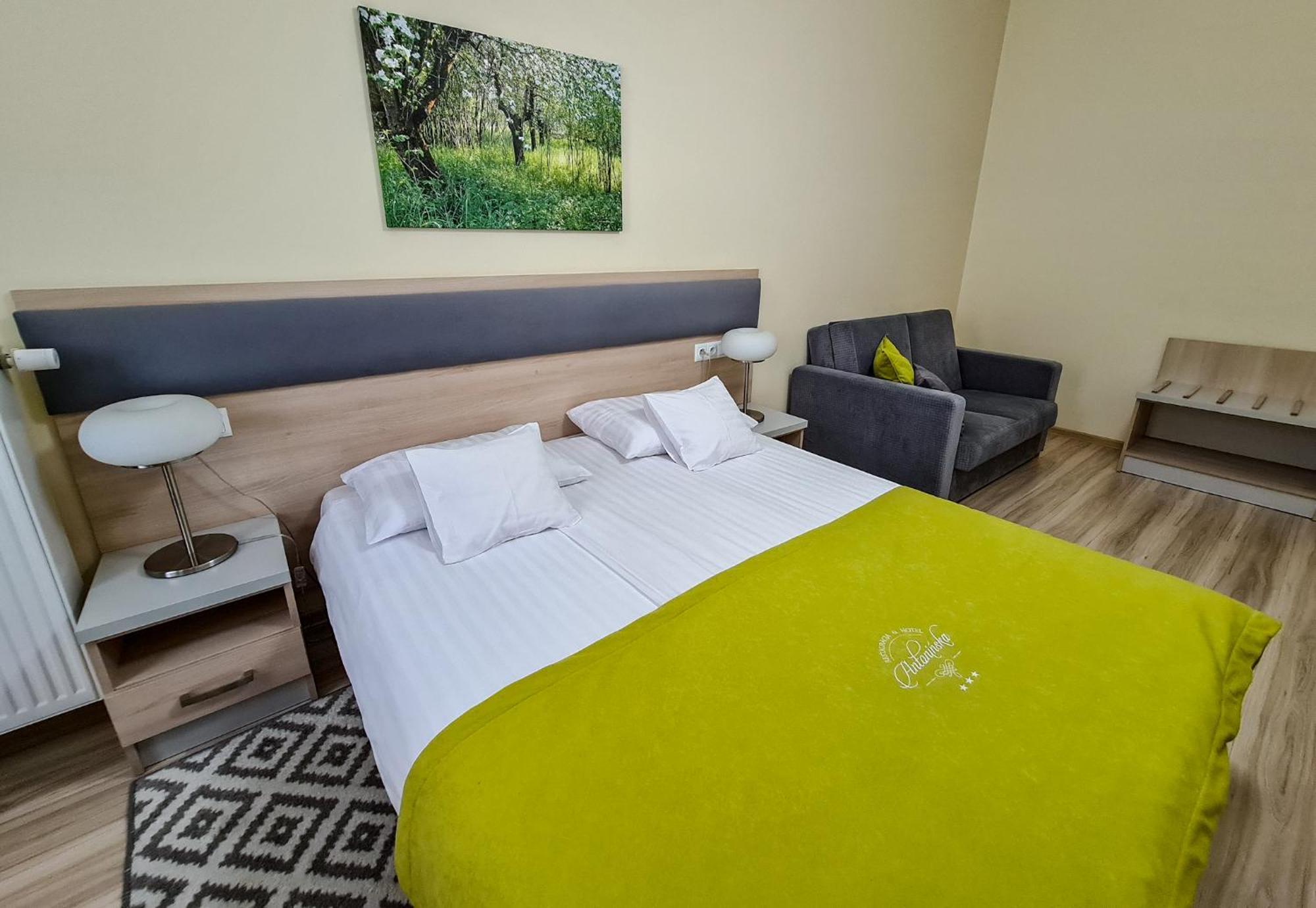 Antoninska Hotel & Apartamenty Leszno  Kültér fotó
